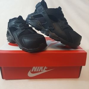 New with Box,Nike,Huarache Run Black Tennis Shoe, Kids, Size 7C